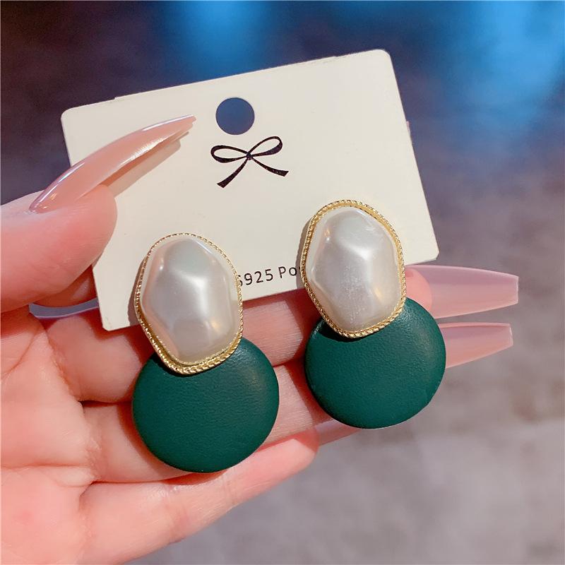 French Vintage Irregular Pearl Leather Geometric Earrings S111 Silver Needle Circle Stud Earrings Premium Temperament Earrings