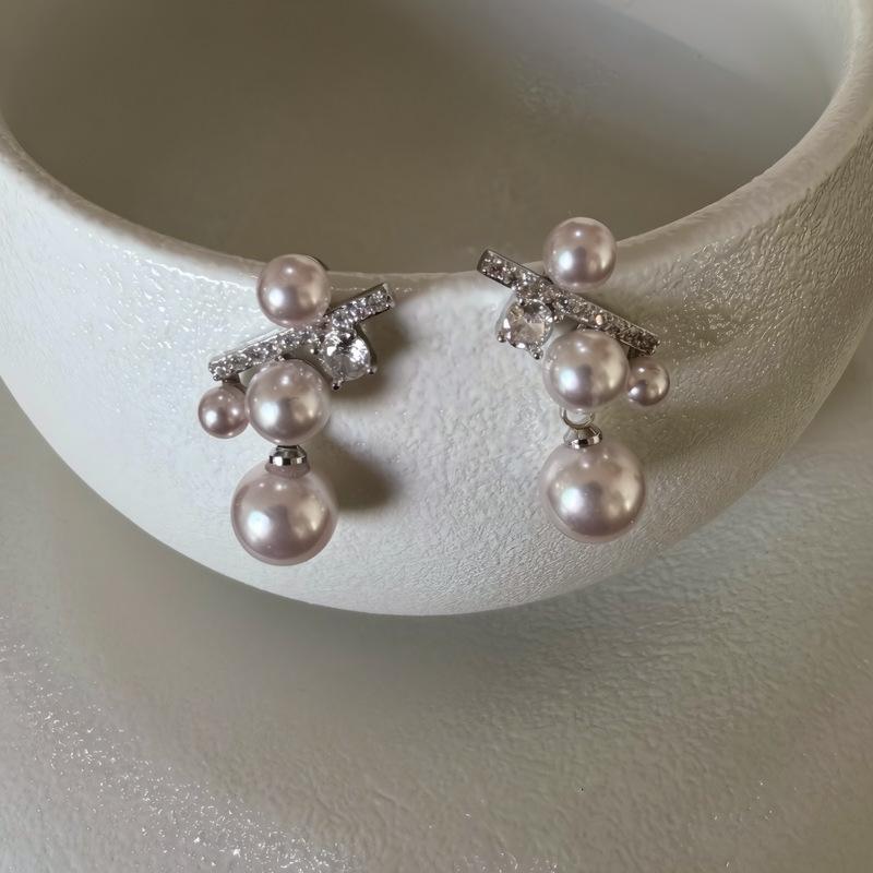 Moon Shadow Zhuhua~ Silver Needle Zircon Pearl Stud Earrings French High-end Delicate Earrings Fashion Versatile Temperament Earrings