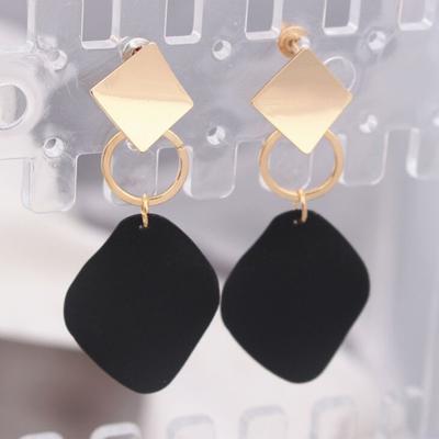 Yousheng 1 Pair Women Dangle Earrings Contrast Color Rhombus Shape Alloy Durable Drop Earrings Lady Accessory