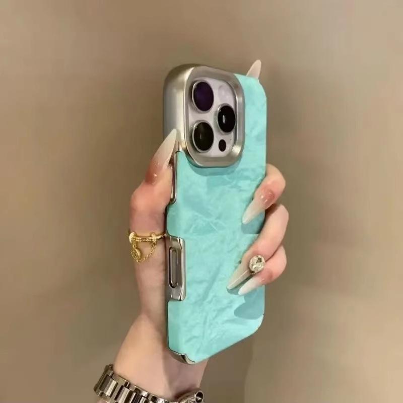 

Флисовый узор «Снежная гора» Подходит для чехла для мобильного телефона IPhone16ProMax Большое отверстие Гальваническое покрытие Парный Apple 15 Женский защитный чехол iPhone15ProMax