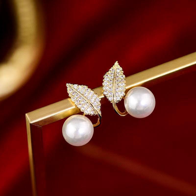 Light Luxury Natural Freshwater Leaf Pearl Stud Earrings 14k Gold Injection Fashion Simple Small Micro Zircon Earrings