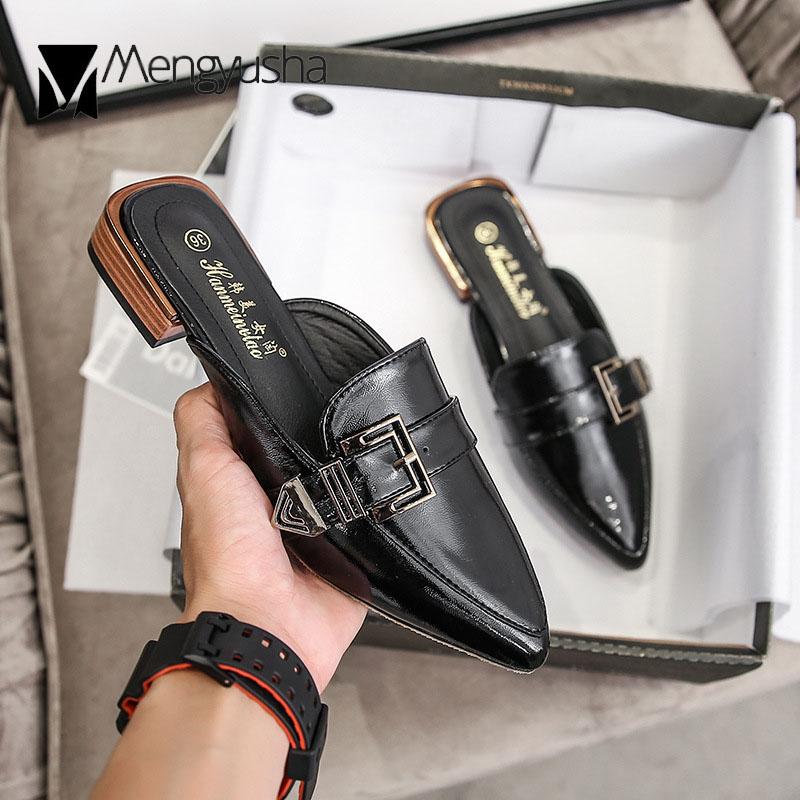 Модные блестящие лакированные кожаные мюли женские тапочки с пряжкой на ремне женская — фото 3