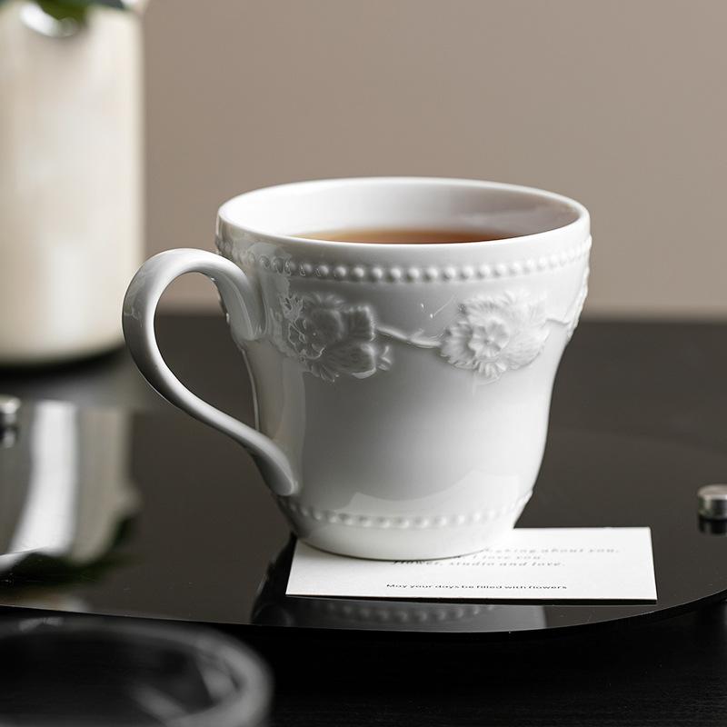 Strawberry relief ceramic water cup mug coffee cup women's hotel restaurant drink cup household high-end light luxury