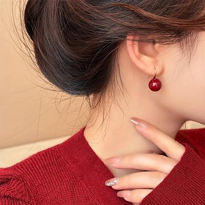Boucles d'oreilles pendantes à perles rouges, design simple et tendance, personnalisables, accessoires et cadeaux pour les fêtes.