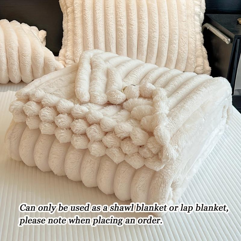 Blanket Soft and Comfortable Faux Rabbit Hair Reversible Blanket Thermal Fleece Blanket Nap Blanket Air Conditioning Blanket Office Outdoor Camping