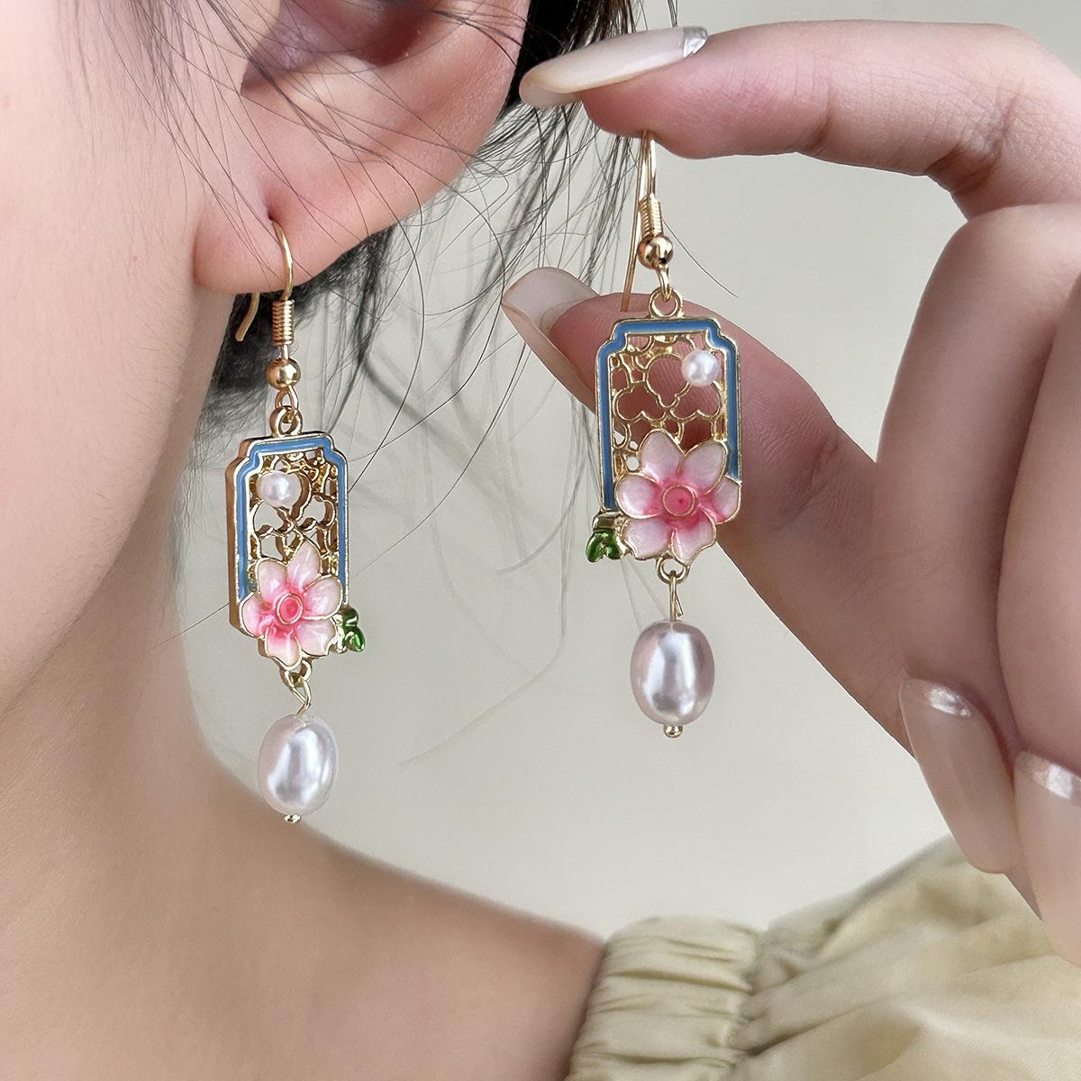 Серьги-гвоздики в китайском стиле с полыми розовыми цветами, ретро-серьги с жемчужными подвесками, серьги для создания имиджа в китайском стиле