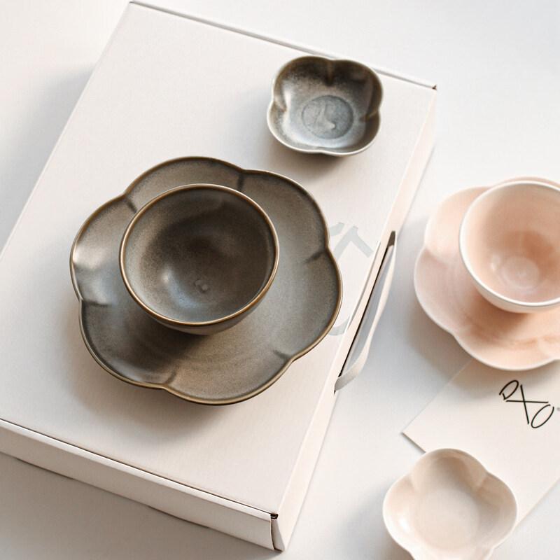 DXC Huajian 8-Piece Nordic Ceramic Gift Set