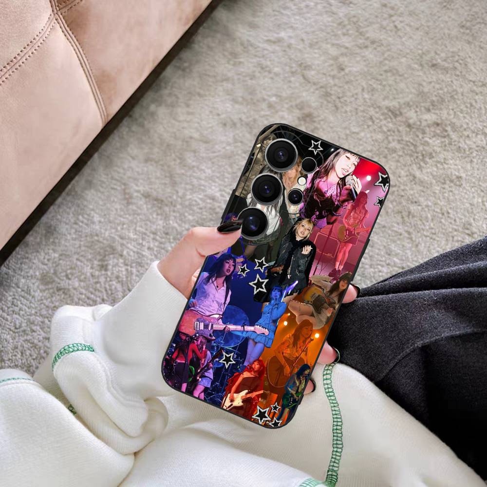 

Singer B-Beabadoobee Phone Case For Samsung S 24 Fe 25 Ultra Plus 20 Lite 21 30 22 23 24 22 Ultra 5G Fundas Samsung S30 Ultra 5G