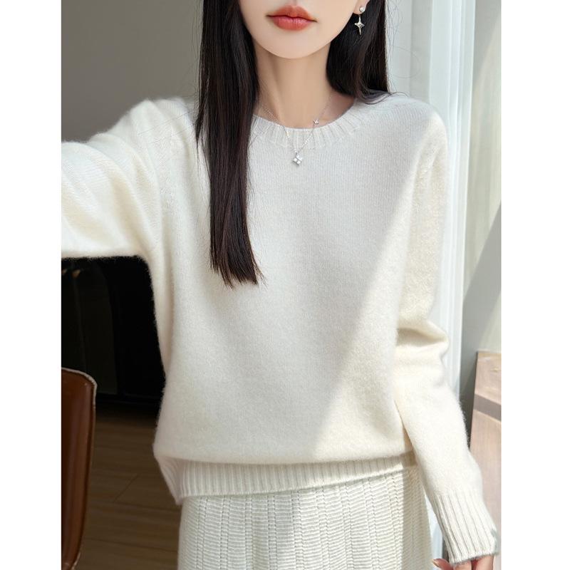 Women's Soft Pure Wool Sweater - Cozy Long Sleeve Knit for Fall/Winter