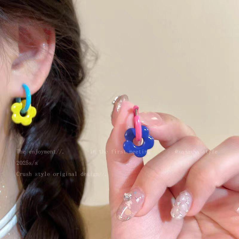 Dopamine Contrast Color Flower Ear Buckles Women'S Summer Sweet And Cute Earrings Earrings Small Earrings
