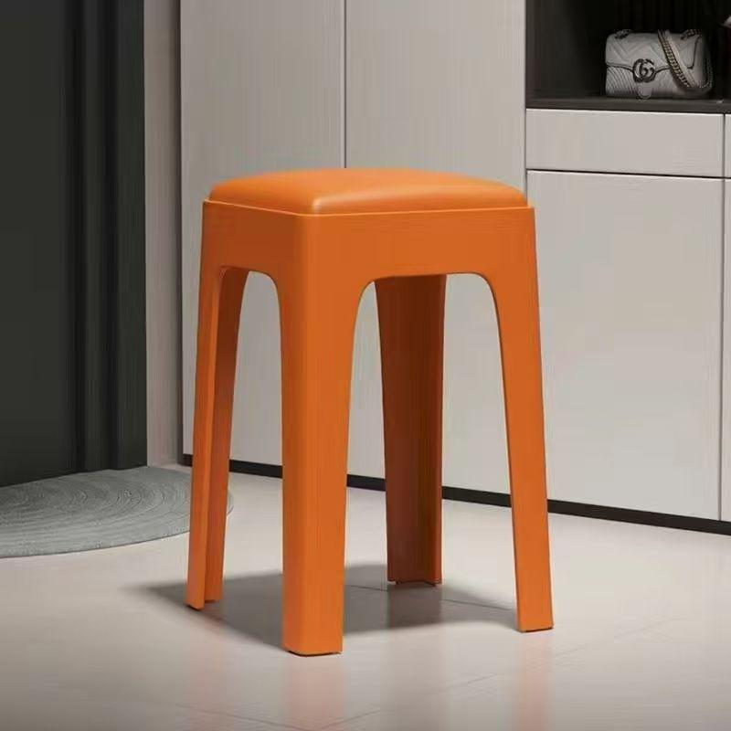 Stabiler, moderner minimalistischer stapelbarer Hochstuhl für Zuhause & Essbereich