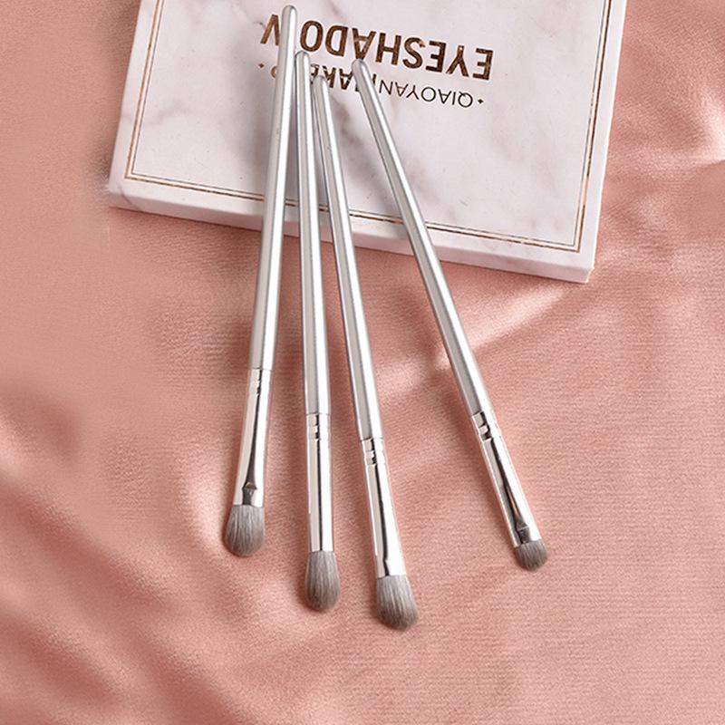 Little Grape 4-Piece Eyeshadow Brush Set with Soft Bristles and Portable Bag