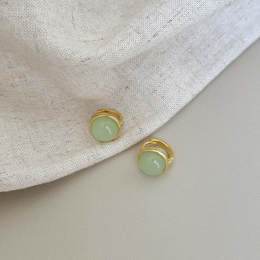 Elegant Green Chinese-Style Earring Clips - Summer Collection: Light Luxury, Exquisite Design