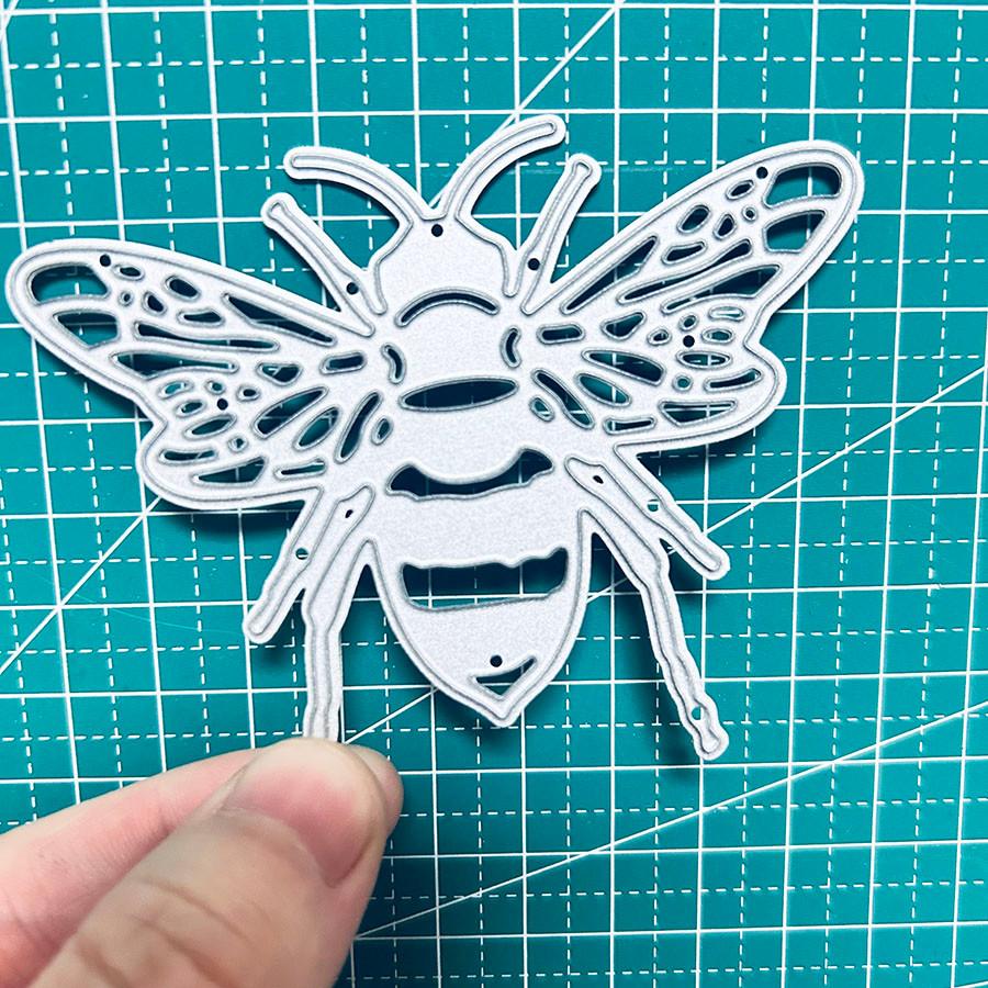 2pcs Bees Metal Cutting Dies Stencil for DIY Scrapbooking Photo Album Embossing Paper Cards Crafts Diecuts