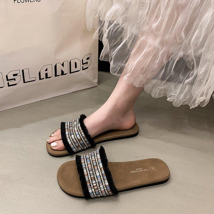 Niche Design Soft Flat Bottom One-word Drag Summer 2025 New Korean Version Woven Casual Wear Open-toed Cool Slippers