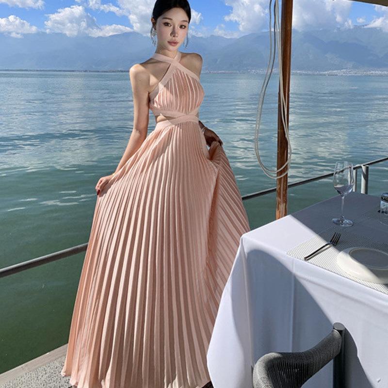 Summer New Birthday Dress Women's Seaside Vacation Beach Dress High-end Neck Dress