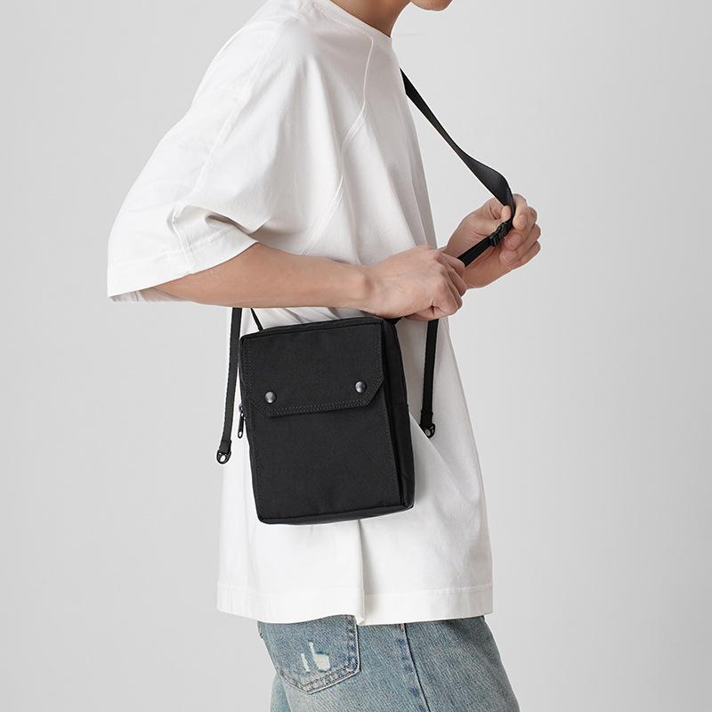 Korean version ins fashion small nylon travel men's and women's mobile phone bags 25 new outdoor leisure shoulder messenger bags