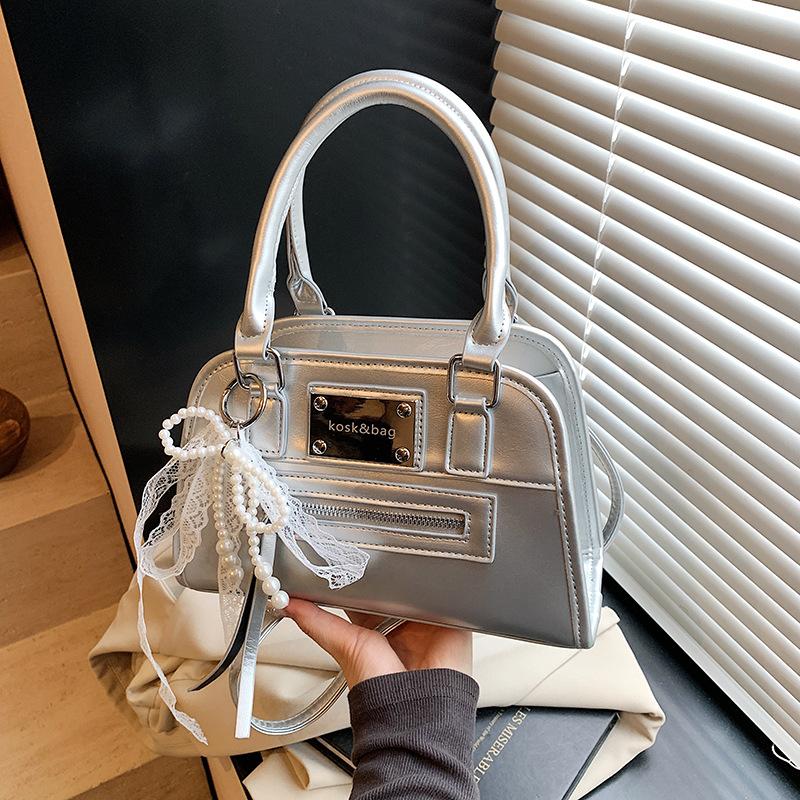 Portable Trend Tote Bag Women's 2025 Spring New Simple Casual Shoulder Bag Premium Versatile Trend Women's Bag