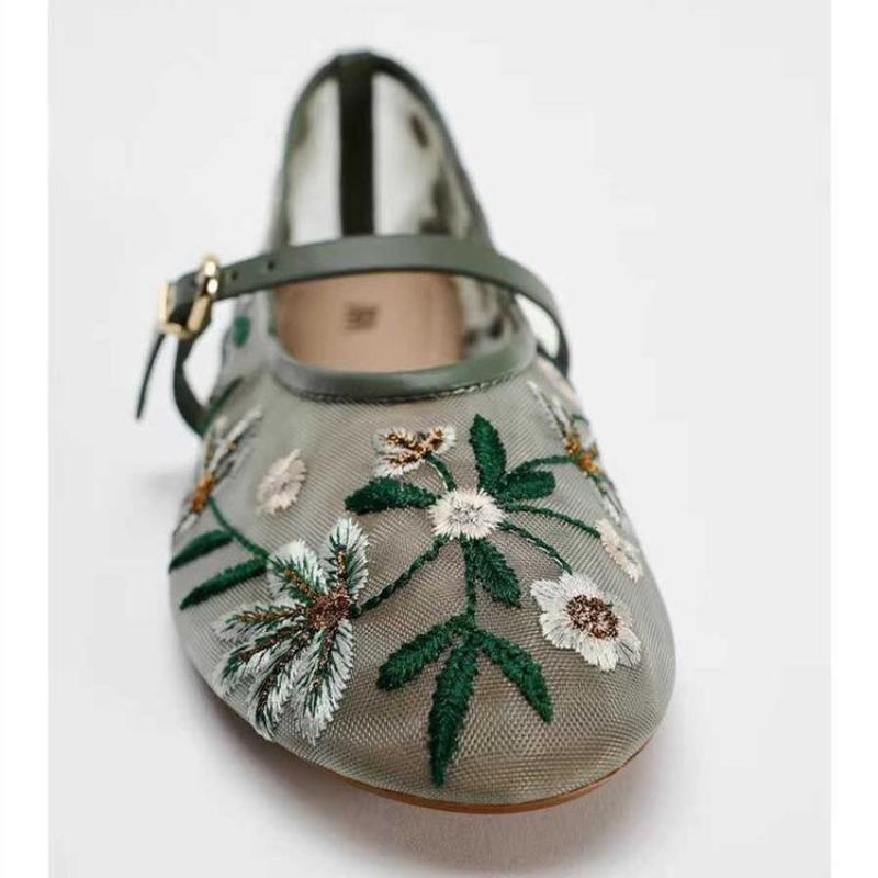 Fashion 2025 Spring New Products Women's Shoes Fashion Flower Embroidered Mesh Cloth Flat Shoes National Style