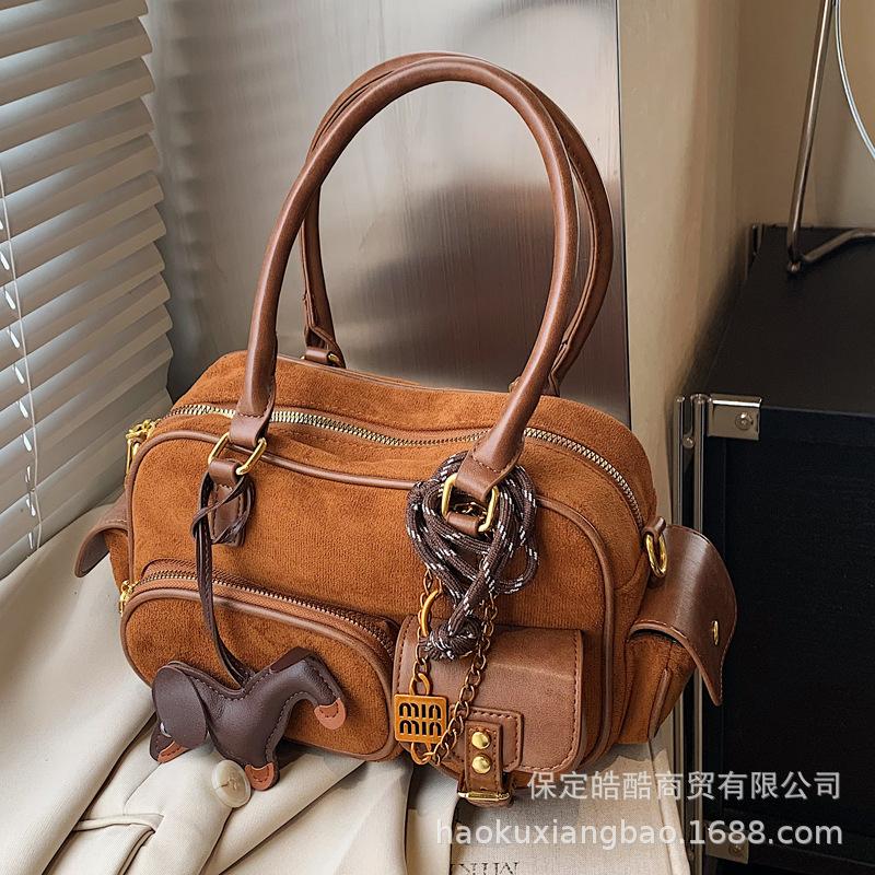 This Year's Popular Bag Women's Large-capacity 2025 New Autumn and Winter Versatile Matte Messenger Bag Portable Commuter Tote Bag