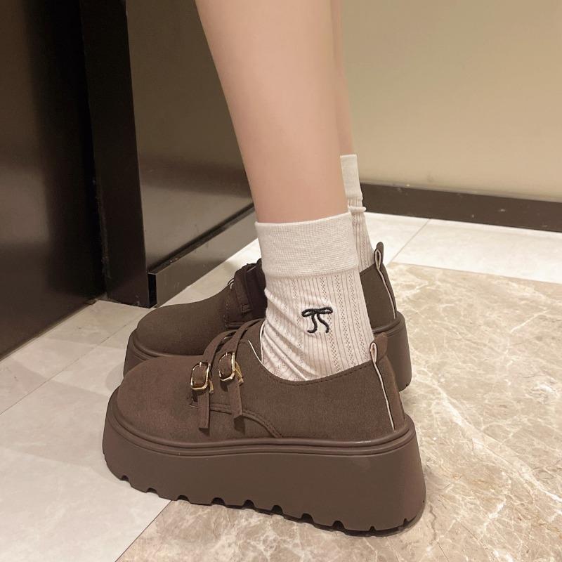 Damskor muffinplattform damskor vår och höst nya modeller ökar höjden små Boken enkelskor nya modeller