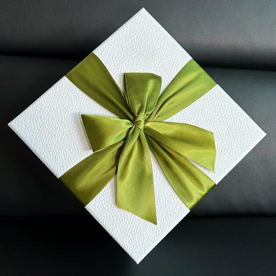 Large Square Solid Color Birthday Gift & Souvenir Box with Handle