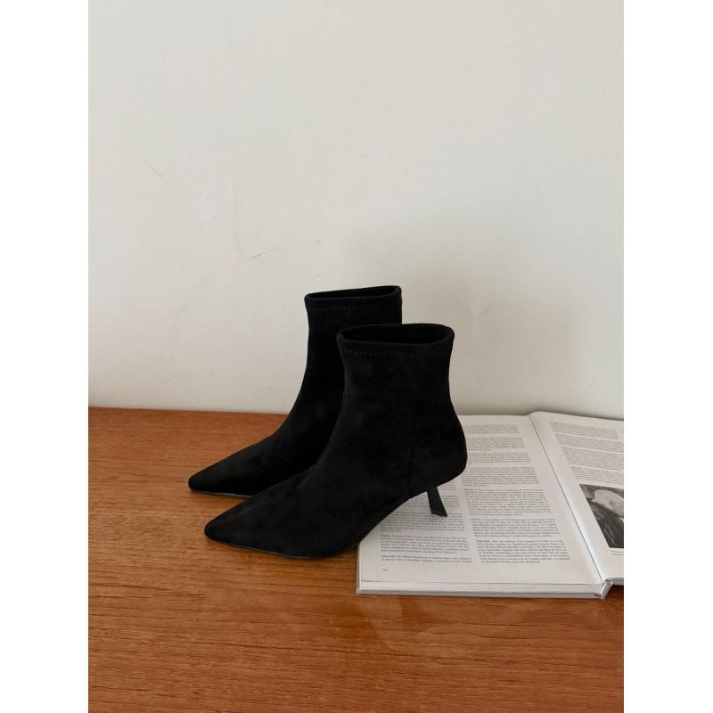 

2025 autumn and winter pointed thin heel elastic boots Internet celebrity thin boots medium boots matte high heel velvet commuter short boots women 39 чорний