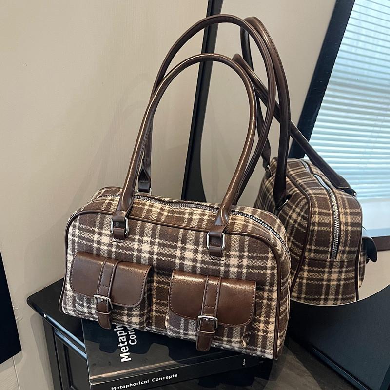 IELGY Commuter Large-Capacity Woolen Bag Autumn Winter All-Match One-Shoulder Underarm Portable