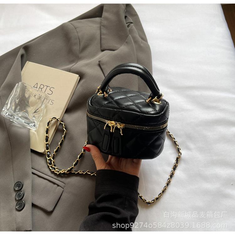 Mini Xiaoxiangfeng portable small bag women's 2025 new fashion diamond box bag chain single shoulder messenger bag tide