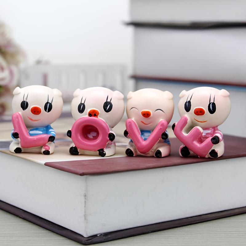 

Adorable Little Pig Resin Car Ornament for Men and Women - Handmade Decorative Interior Accessory 2.5 x 2.5 x 3.5 cm