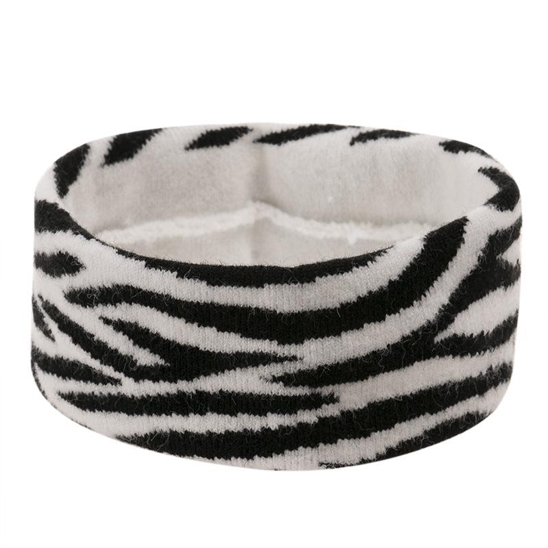 European and American Striped Knitted Hat Pullover Hat Autumn and Winter Headband Set Warm Black and White Element Cow Wool Hat