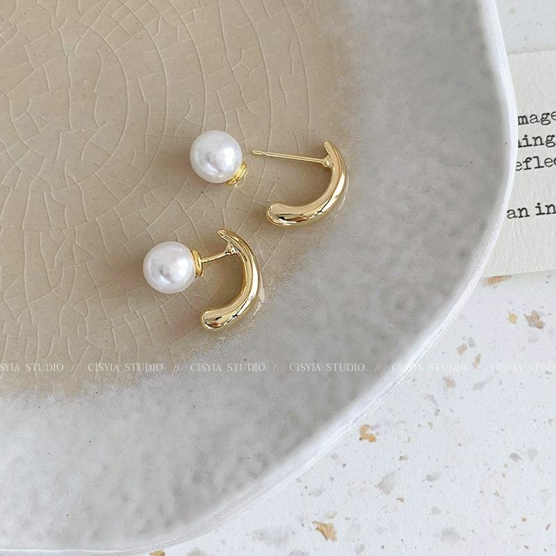 

Front and rear two pearl stud earrings women s light luxury niche design sense new temperament simple ear silver needle ring