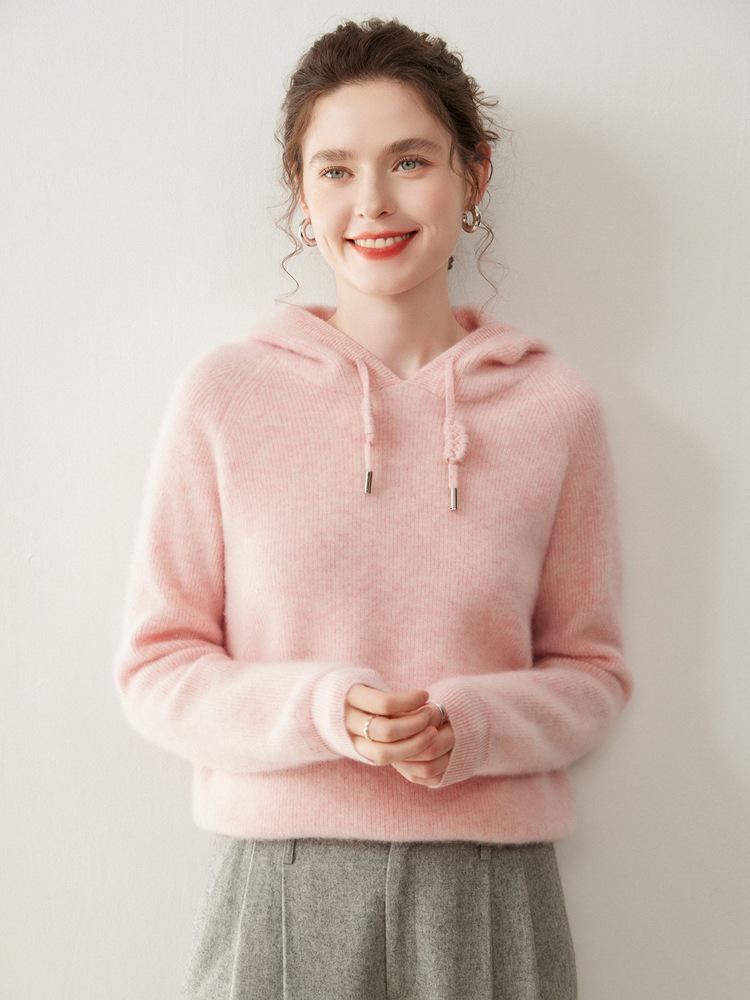 Stylish Women's Hooded Cashmere Sweater, Loose Fit, Double-Strand Ingot Stitch; Ideal for Layering in Autumn and Winter