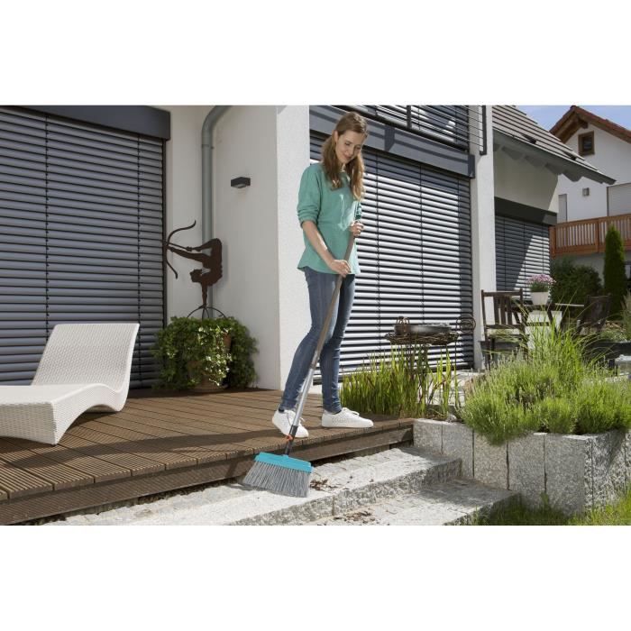 Gardena balai de terrasse 32 cm combisystem® - brosse souple haute qualité – boîtier plastique p.e.t. – garantie 25 ans (3609-20)