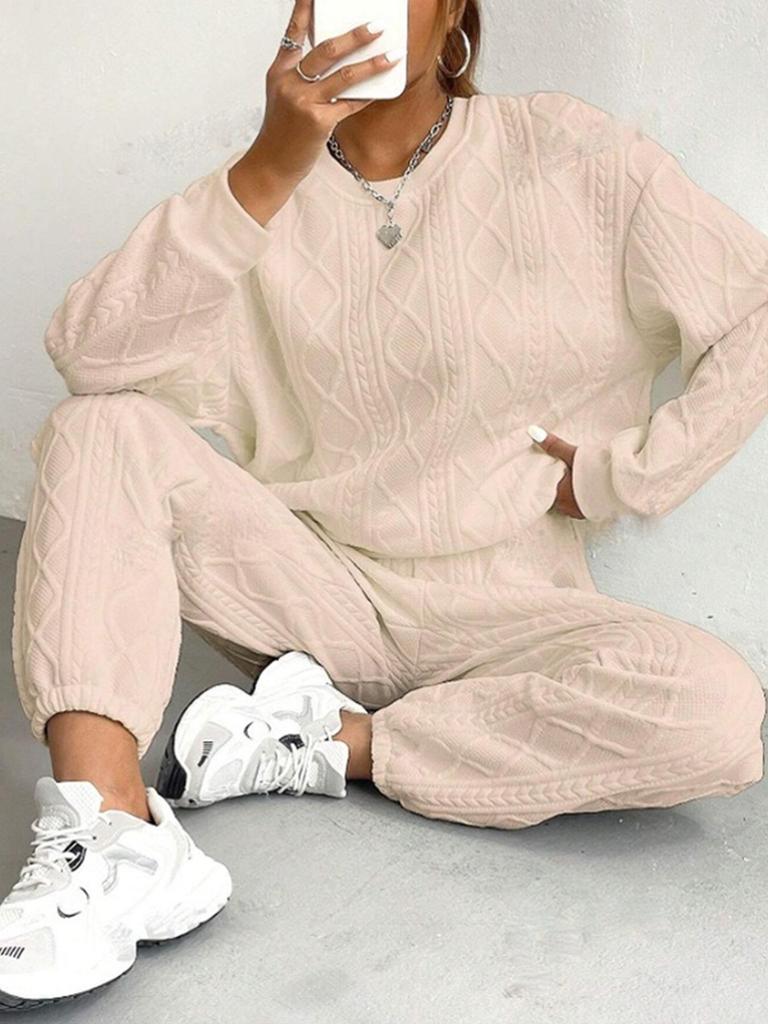 Γυναικείο Σετ Δύο Τεμαχίων με Πλεκτή Καλωδιακή Επένδυση: Μπλούζα Μακρυμάνικη με Στρογγυλή Λαιμόκοψη & Παντελόνι με Μανσέτες