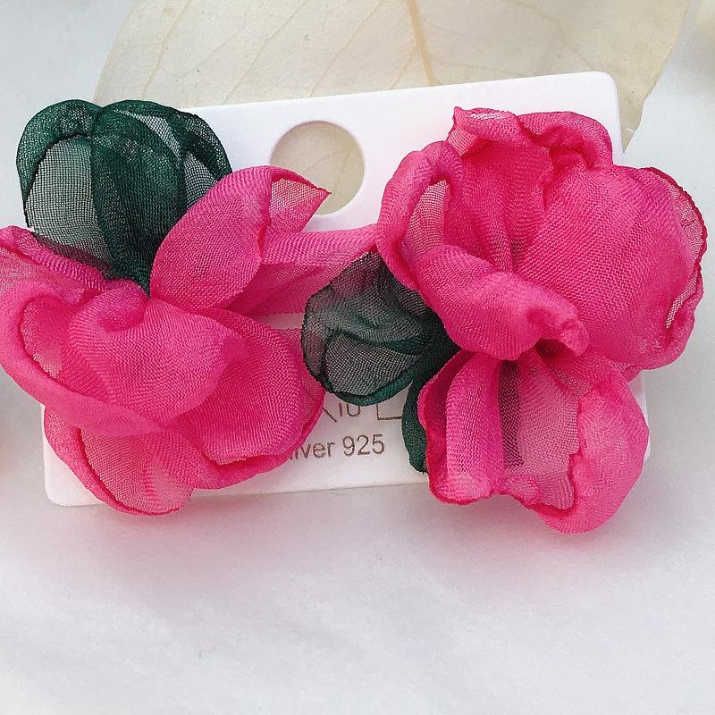 

Красные ретро серьги-бантики с флокированными цветами в гонконгском стиле - Элегантный удлиненный дизайн для женщин, Идеально подходят для осенне-зимнего сезона