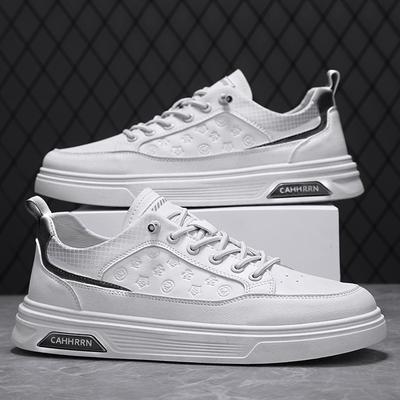 Frühling Neue Schuhe für Herren Leder Freizeitschuhe Mode Flache Skateboard-Schuhe Jugend Slip-on Sneaker