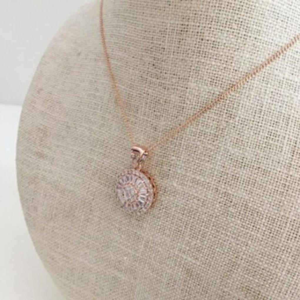 Atrias luxuriöse, subtile und elegante Tepa Cubic One Halskette APSERDG0001