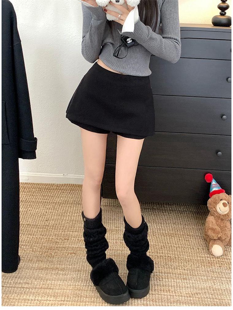 Women's Versatile Woolen Skirt Pants with Side Zipper - Stylish, Slimming, Two-Wear Design for Spring, Autumn, and Winter