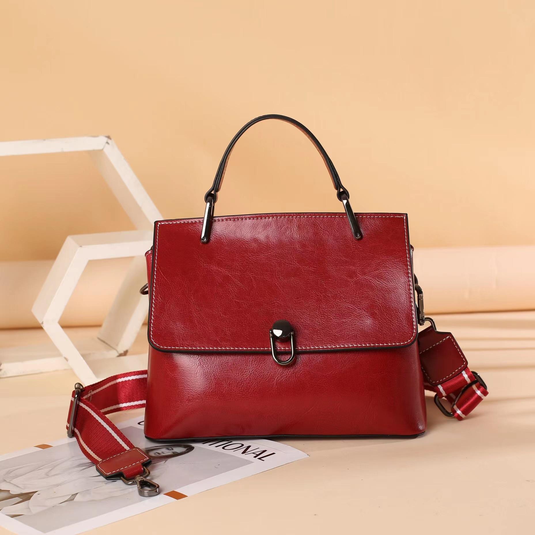 

2025 Новая женская сумка из натуральной кожи, коровья кожа, одноплечная сумка кроссбоди, широкий ремешок, текстурированная, универсальная, стильная сумочка вино красного