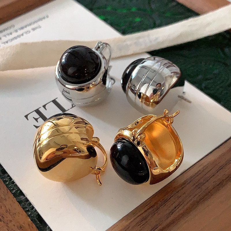 Black Agate Double-Sided Metal Ear Clips 2026 New Popular Black Earrings Light Luxury High-End European and American Simple Earrings