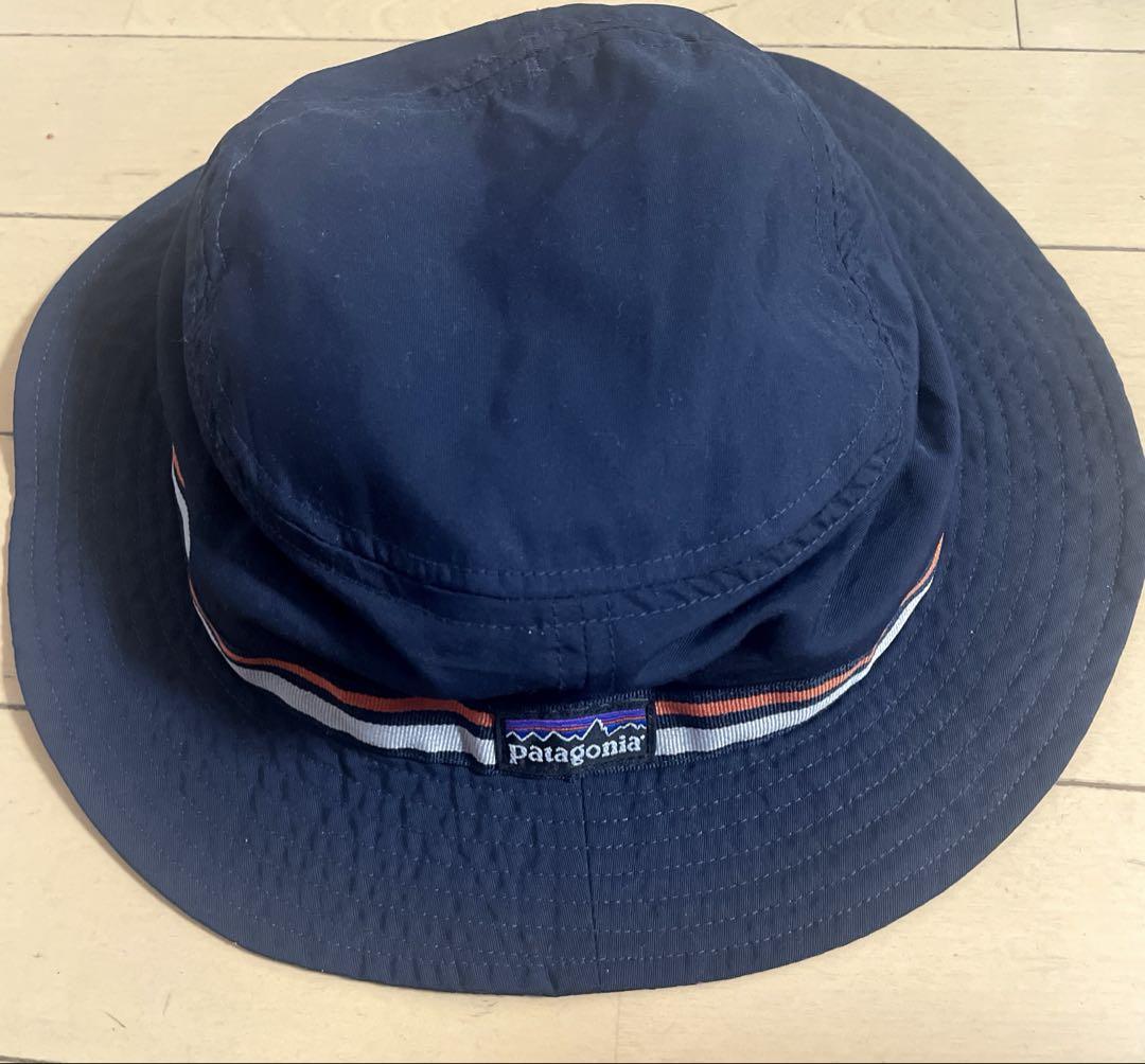 

[Б/У] Снятая с производства и редкая панама Patagonia, которую можно сложить, темно-синяя, размер M