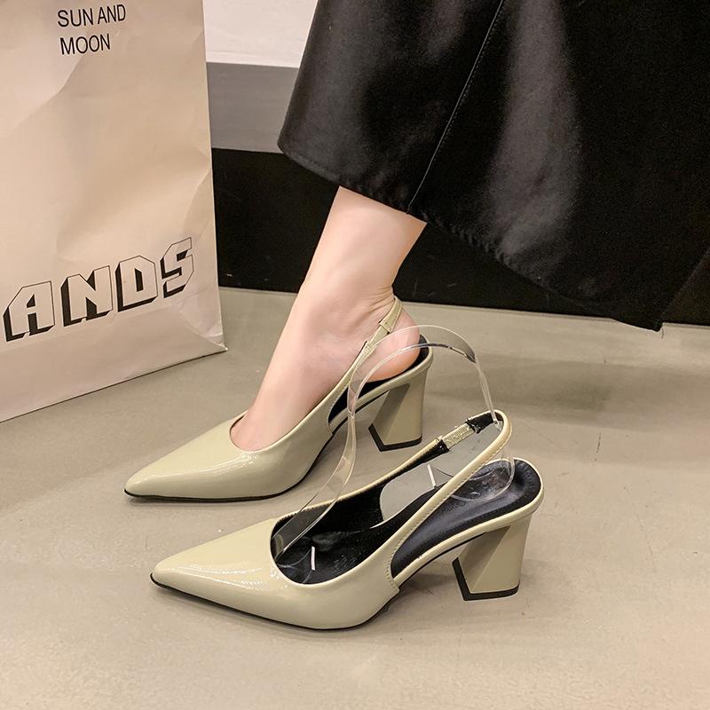 Nischen-High-End-Sinn hinten leere Tasche Kopfsandalen Damen Frühling und Sommer 2025 neu spitz vielseitig dicker Absatz flacher Ausschnitt High Heels