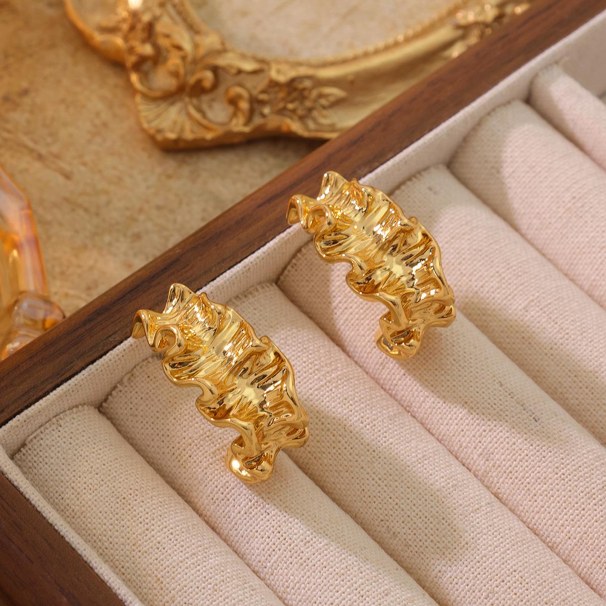 

Hot New Irregular Pleated Geometric Shiny Gold Silver Earrings With Simple Exaggerated Trendy Temperament