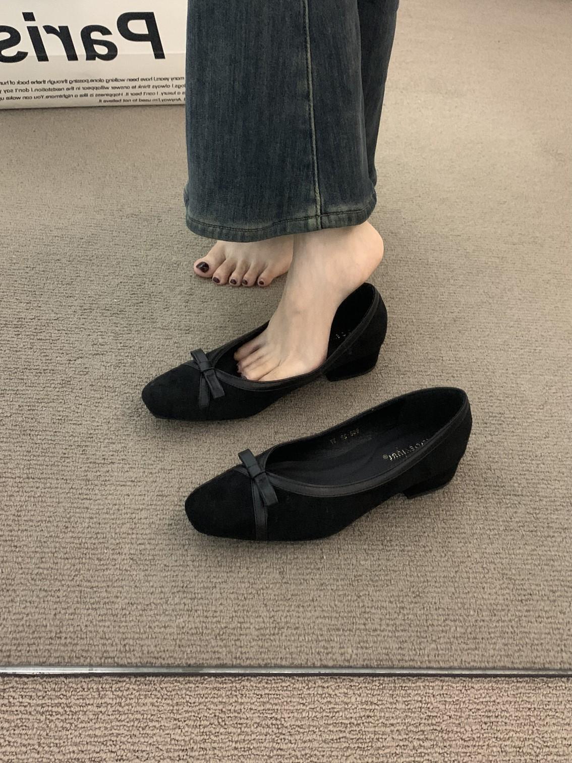 

French Xiaoxiangfeng thick heel brown suede single shoes women s shoes 2025 spring and autumn retro evening commuting temperament grandma shoes 39