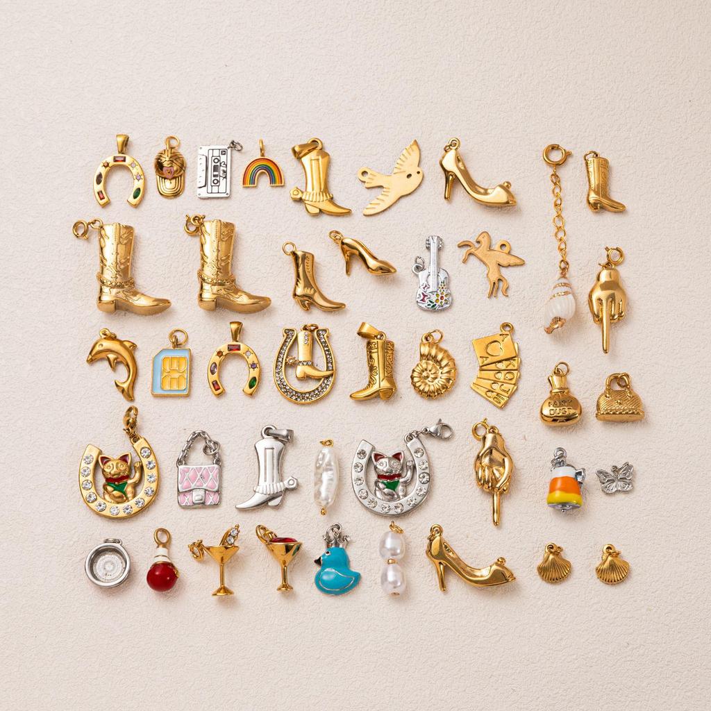 Europäisch-Amerikanischer Edelstahl-Hufeisen-Anhänger, 18K Goldbeschichtet, Farberhaltend, DIY Schmuckzubehör.