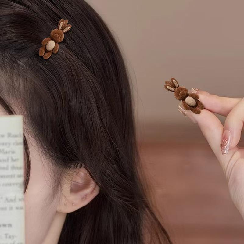 1PC Cute Waving Little Velvet Bear Hairpin Delicate Compact Duckbill Clip for Bangs And Side Hair Accessory