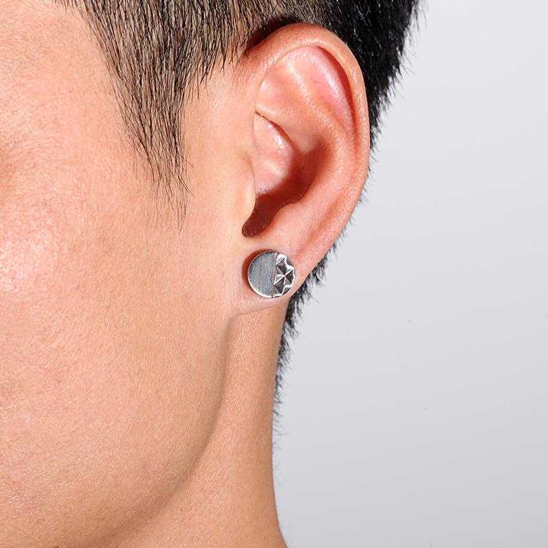 PYRAMID STUDS   stainless steel pyramid earring studs matt finished