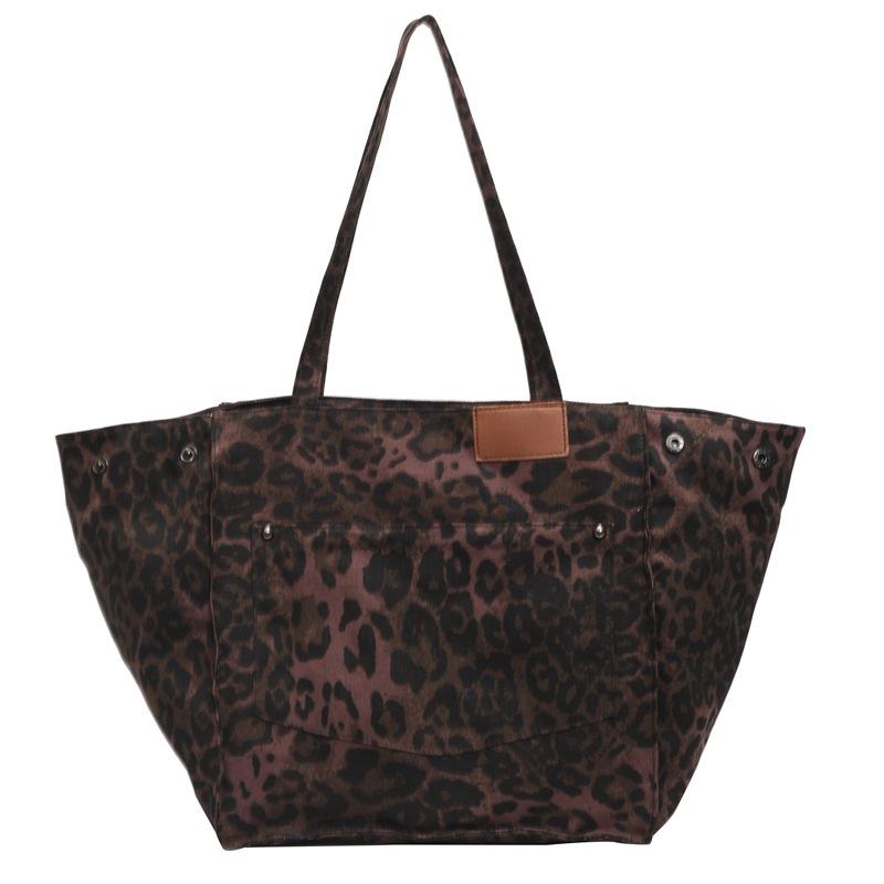 Leopard print canvas messenger bag women's 2025 small fresh Korean version shoulder bag large capacity commuter bag class tote bag