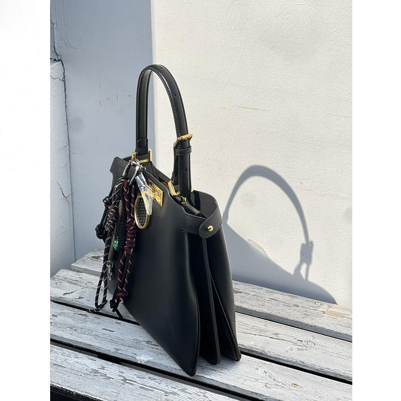 Metal Lock Buckle Kitten Bag for Women, Light Luxury High-end Leather Single-shoulder Handbag, Chain Decoration, Crossbody